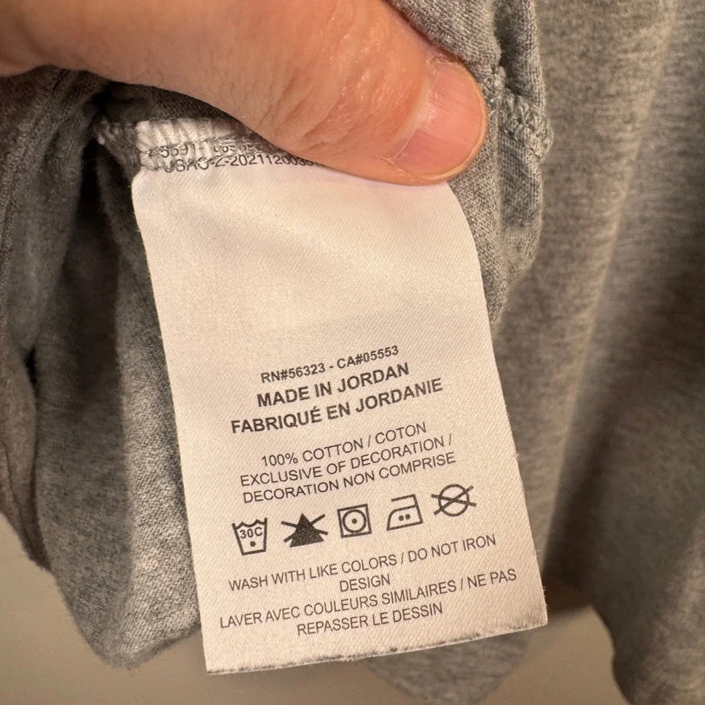 Nike Sportswear Club Tee Mens L Gray Black Futura Logo Classic Swoosh Minimalist
